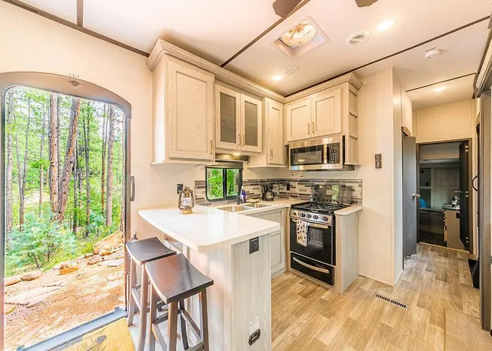 Camping Luxury Glamper Retreat 14 Forest Site *